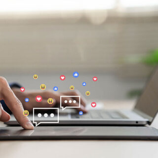 SNS運用代行の費用相場|サービス内容から選び方・導入の流れまで徹底解説